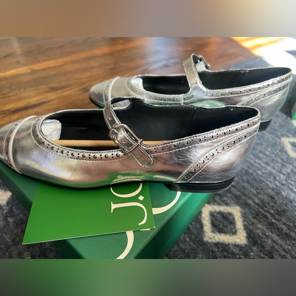 Silver Leather Jcrew Flat - Picture 4 of 6